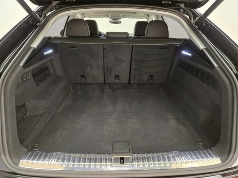 Used 2023 Audi Q8 Prestige image 24