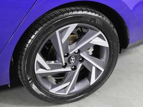 Certified 2025 Hyundai Elantra Sport image 11