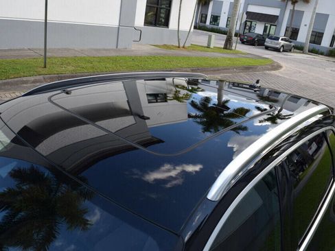 Used 2022 Audi e-tron Premium image 27