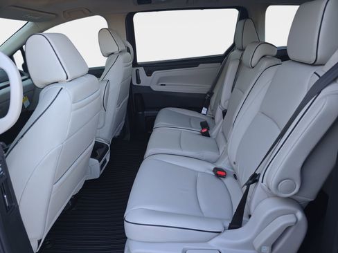 New 2026 Honda Odyssey Touring image 15