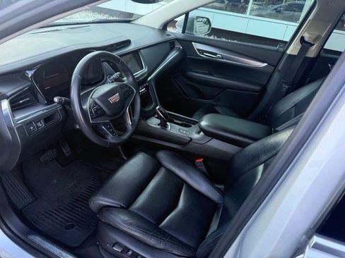 Used 2017 Cadillac XT5 Luxury w/ Driver Awareness Package AWD/4WD image 10