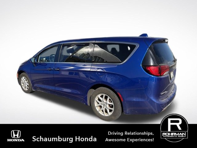 Used 2020 Chrysler Pacifica Touring FWD image 6