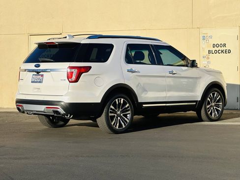 Used 2016 Ford Explorer Platinum AWD/4WD image 4