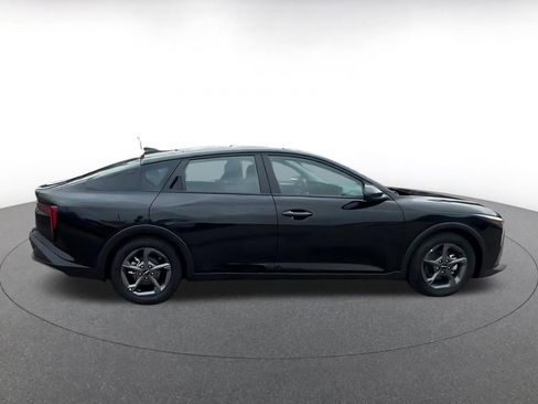 Used 2025 Kia K4 LXS image 8