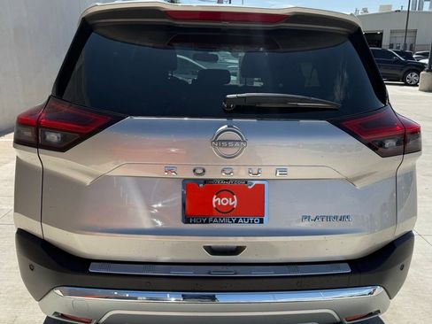 Used 2023 Nissan Rogue Platinum FWD image 8