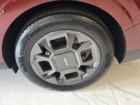Used 2025 Kia Carnival SX FWD image 37