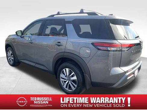 New 2026 Nissan Pathfinder SL image 3
