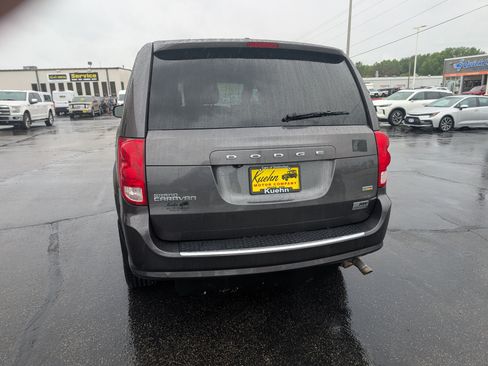 Used 2018 Dodge Grand Caravan SE w/ UConnect Hands-Free Group FWD image 7