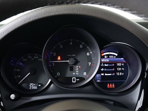Used 2026 Porsche Macan AWD/4WD image 22