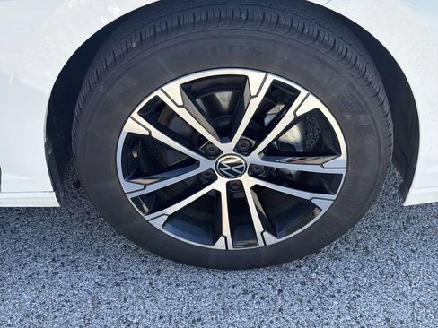 Used 2025 Volkswagen Jetta Sport FWD image 33