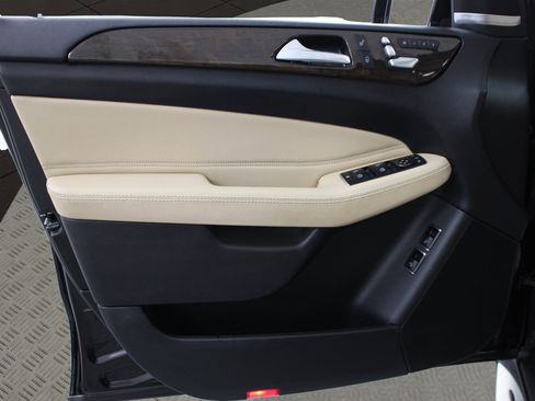 Used 2018 Mercedes-Benz GLS 450 4MATIC image 15