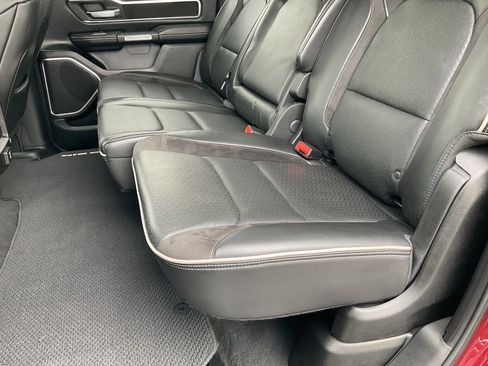 Used 2019 RAM 1500 Laramie AWD/4WD image 36