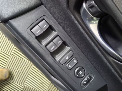 Used 2025 Honda CR-V EX image 11