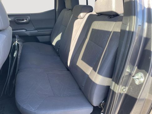 Used 2018 Toyota Tacoma TRD Off-Road image 23