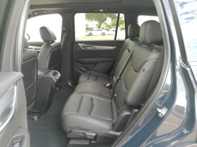 Used 2024 Cadillac XT6 Luxury w/ LPO, Floor Liner Package AWD/4WD image 17