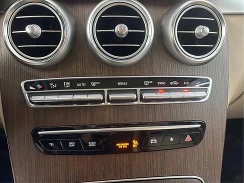 Used 2020 Mercedes-Benz GLC 300 4MATIC image 36