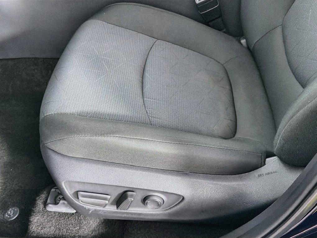 Used 2025 Toyota RAV4 XLE FWD image 24