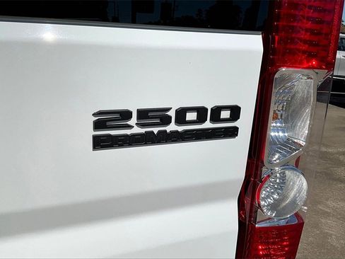 Used 2024 RAM ProMaster 2500 w/ Swivel Seat Group image 8