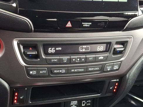 Used 2022 Honda Pilot Sport image 16
