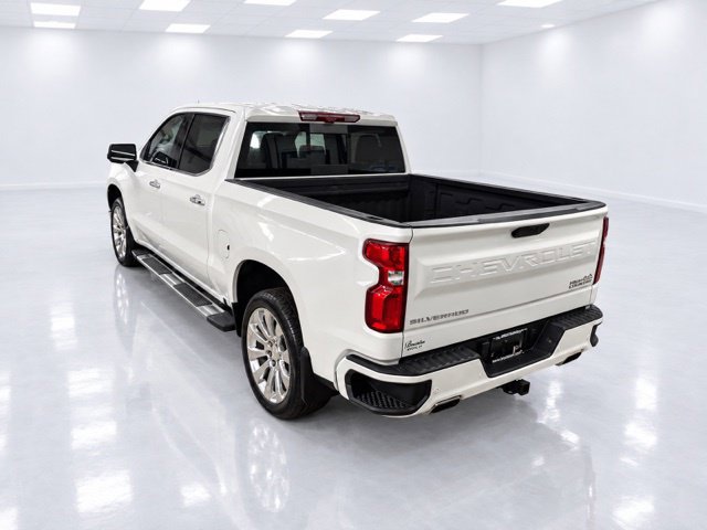 Used 2020 Chevrolet Silverado 1500 High Country w/ Technology Package AWD/4WD image 8
