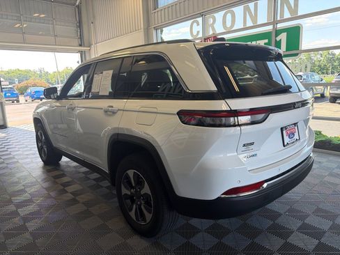 Used 2022 Jeep Grand Cherokee Limited 4xe AWD/4WD image 4