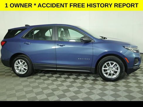 Used 2024 Chevrolet Equinox LS w/ Driver Confidence II Package FWD image 2