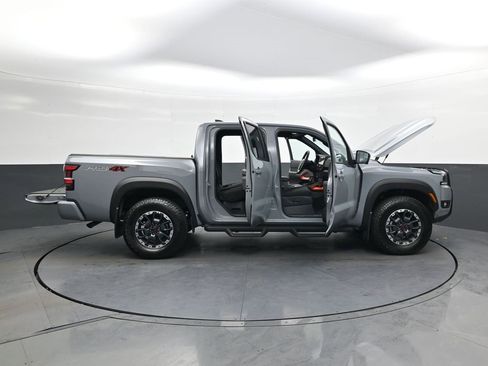 Used 2025 Nissan Frontier PRO-4X w/ Pro Convenience Package image 39