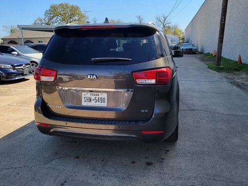 Used 2015 Kia Sedona EX w/ EX Premium Package FWD image 6