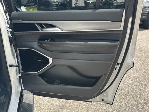 New 2026 Jeep Grand Wagoneer 4WD image 16