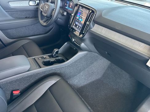 New 2026 Volvo XC40 B5 Core image 15