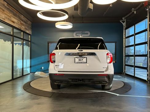 Used 2020 Ford Explorer XLT w/ Comfort Package AWD/4WD image 4