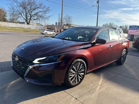 Used 2023 Nissan Altima 2.5 SV image 5