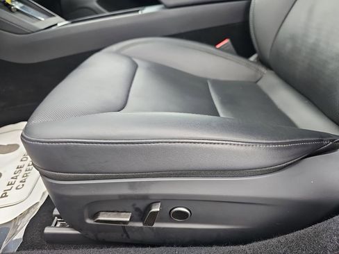 Used 2024 Tesla Model 3 Standard Range image 33