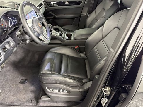Used 2020 Porsche Cayenne Base image 9