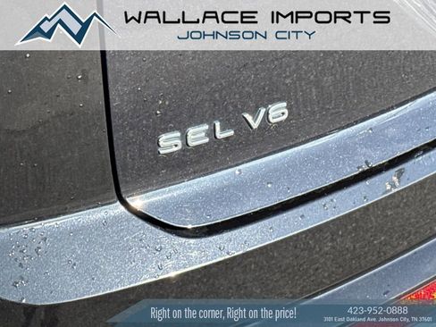 Certified 2022 Volkswagen Atlas Cross Sport SEL Premium R-Line AWD/4WD image 12