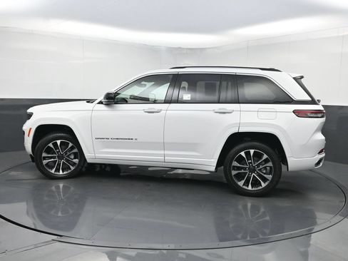Used 2023 Jeep Grand Cherokee Overland AWD/4WD image 48