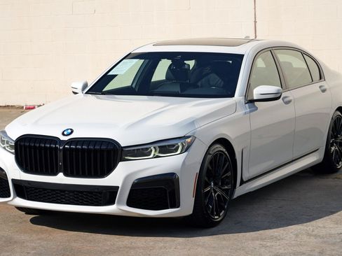 Used 2022 BMW 740i w/ M Sport Package RWD image 55