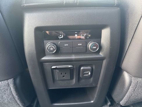 Certified 2023 Chevrolet Traverse LT w/ LT Premium Package AWD/4WD image 35