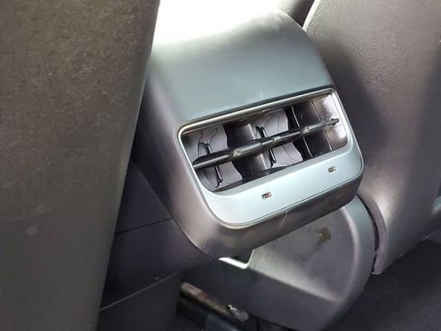 Used 2021 Tesla Model 3 Standard Range Plus image 31