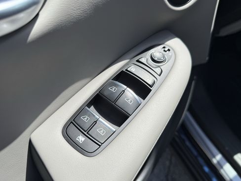 Certified 2025 INFINITI QX50 Luxe image 11