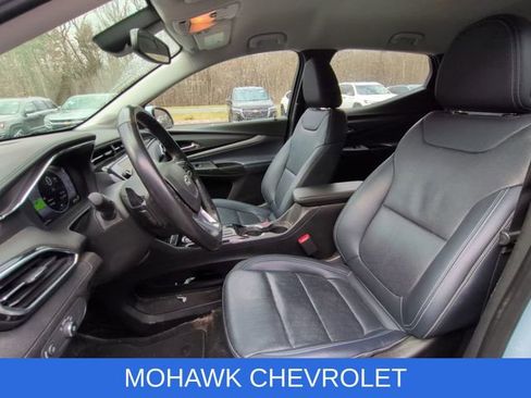 Used 2022 Chevrolet Bolt EUV LT w/ Convenience Package image 10