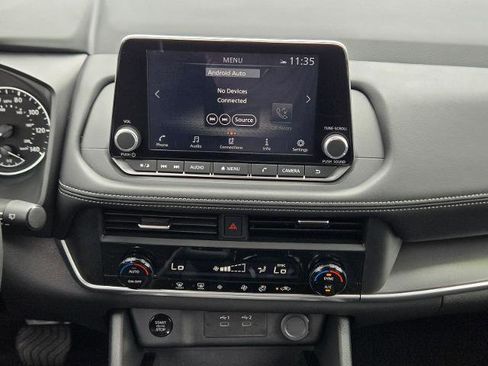 Certified 2025 Nissan Rogue SV FWD image 15