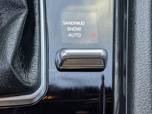 Used 2024 Jeep Compass Latitude image 15