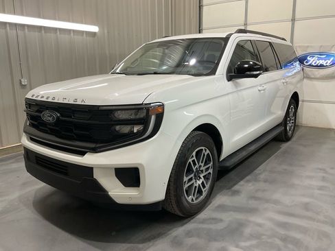 Used 2025 Ford Expedition Max Active image 3