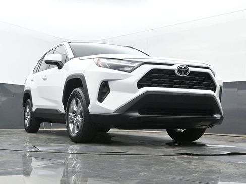 Used 2022 Toyota RAV4 XLE image 27