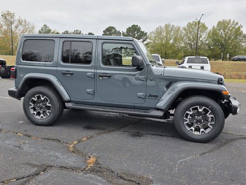 New 2026 Jeep Wrangler Unlimited Sahara AWD/4WD image 4