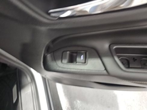 Used 2019 Chevrolet Equinox Premier w/ LPO, Floor Liner Package AWD/4WD image 22