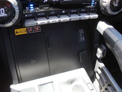 Used 2026 Toyota 4Runner Platinum AWD/4WD image 34