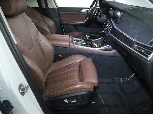 Used 2022 BMW X7 xDrive40i w/ Premium Package AWD/4WD image 39