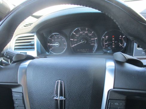 Used 2010 Lincoln MKS AWD image 41